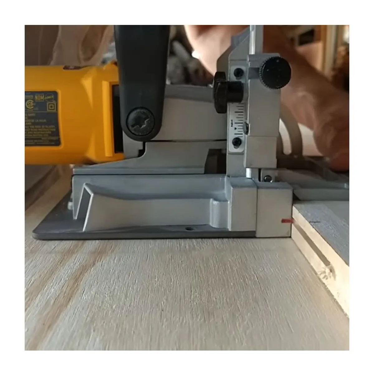 INGCO TOOLS - ENGALLETADORA 950W 11000RPM ENSAMBLADORA INGCO - BJ9508