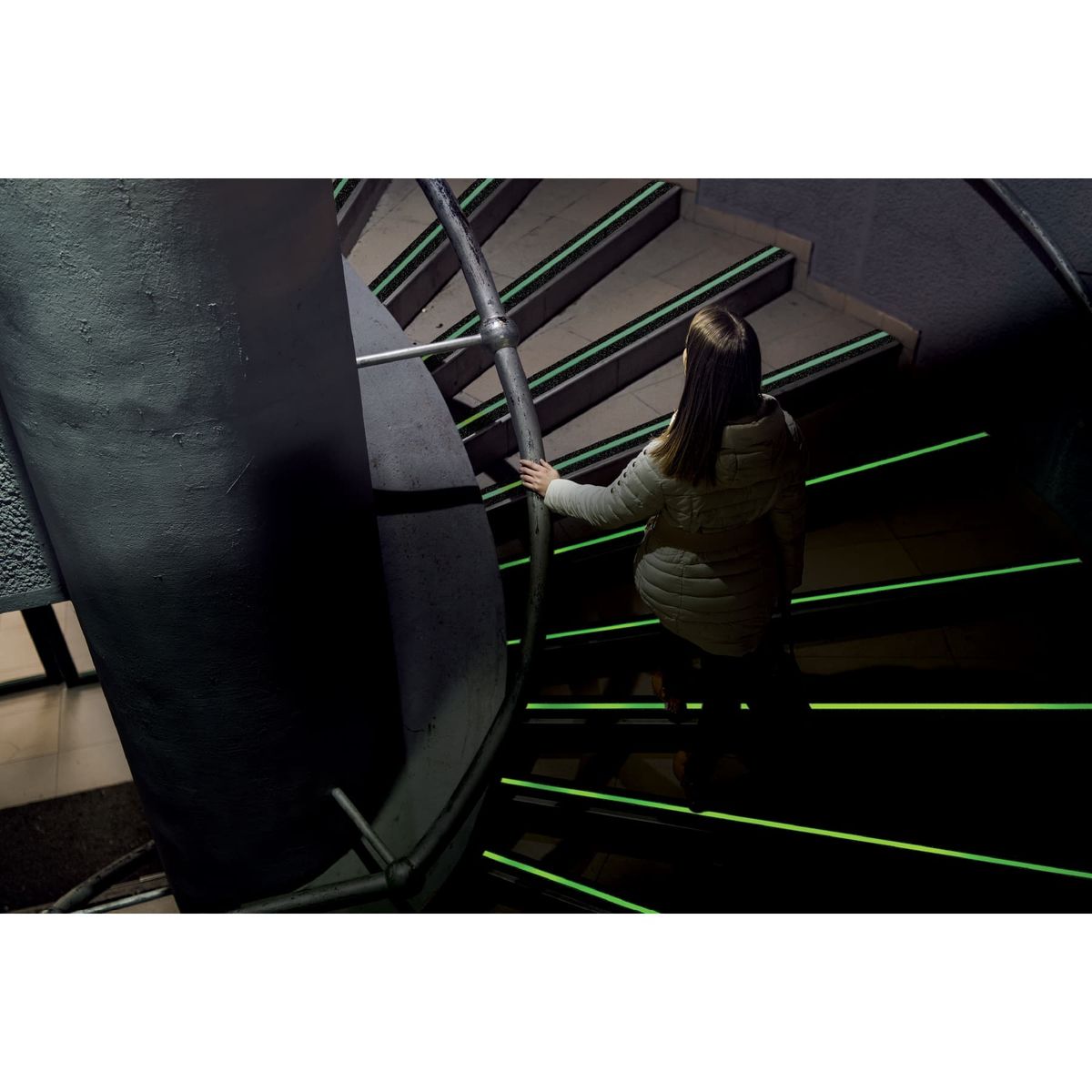 TRUPER - Rollo de 18m cinta antideslizante  antiderrapante fotoluminiscente 50 mm Truper.