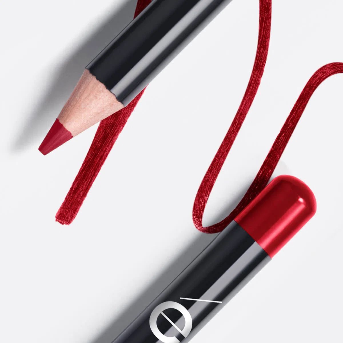 ESIKA - Delineador para Labios Rojo Fuerza