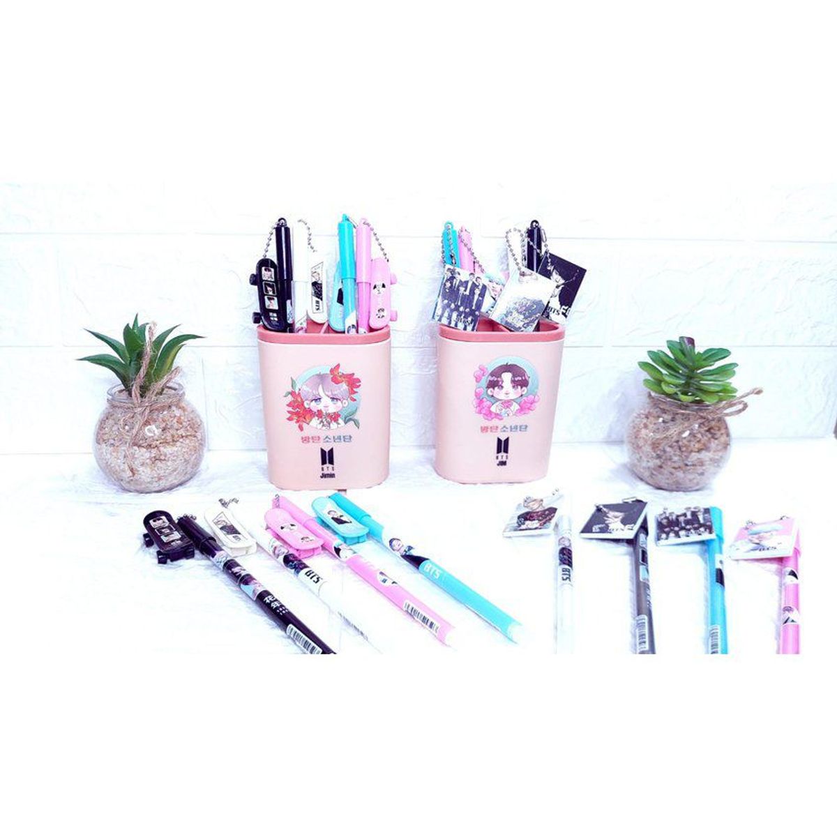 GENERICO - Exclusivo BTS 6 Lapiceros + 2 Porta Lapicero