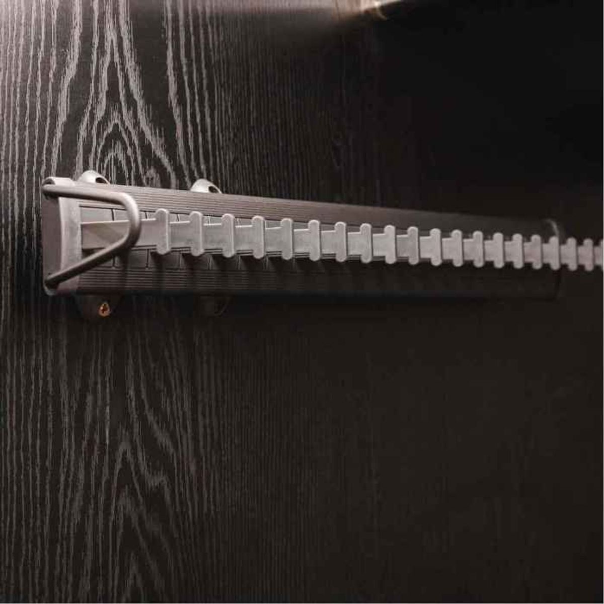 MAS CASA MOBILIARIO Y ACCESORIOS - Corbatero extraíble Más Casa Perú para 20 corbatas