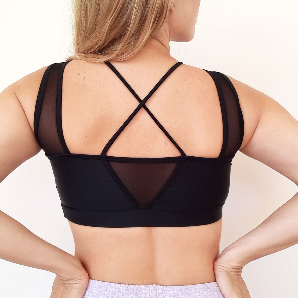 KINETIX - Top Sostén Deportivo Kinetix Axis Mujer Lycra Negro