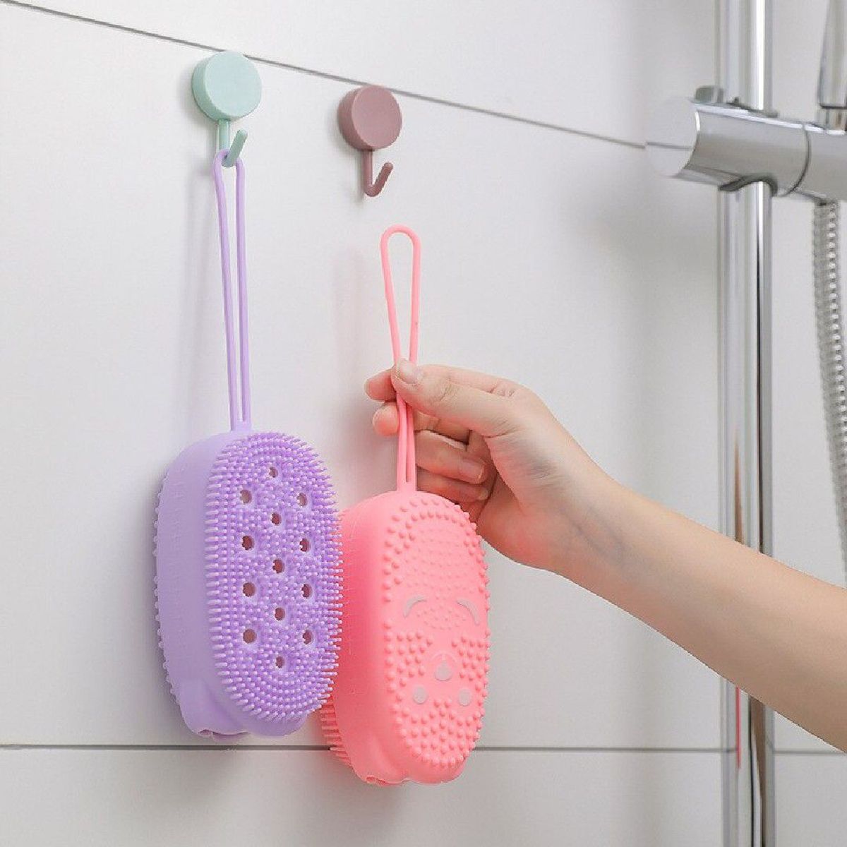 TODO FIT - Esponja Cepillo Relajante para Ducha Baño de Silicona Morado