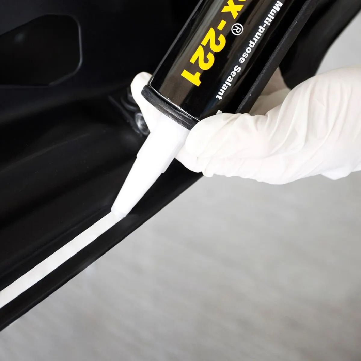 SIKA - Sellador y adhesivo de poliuretano Sikaflex 221 blanco x 300ml