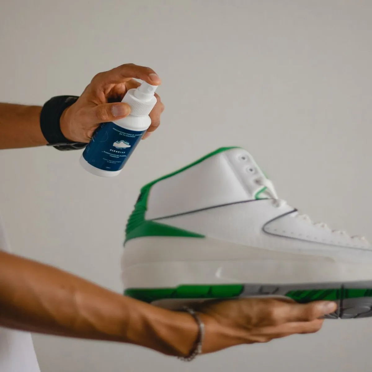 CLEAN LAB - Eliminador de Olores Premium - Protección de Zapatillas