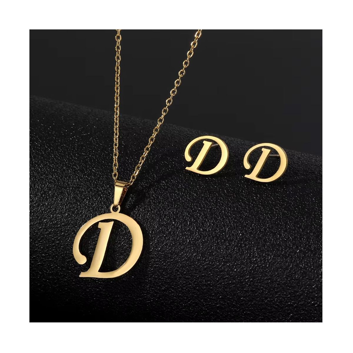 SIFRAH SHOP - Collar y Aretes de Acero Dorado Dije Letra Inicial D Con Caja