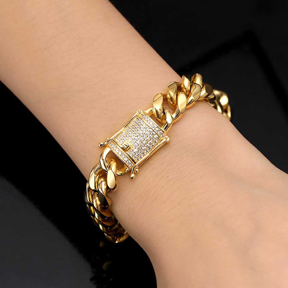CLOCK PERU - Brazalete de Hombre en Acero Inoxidable Plateado  BRA-2L