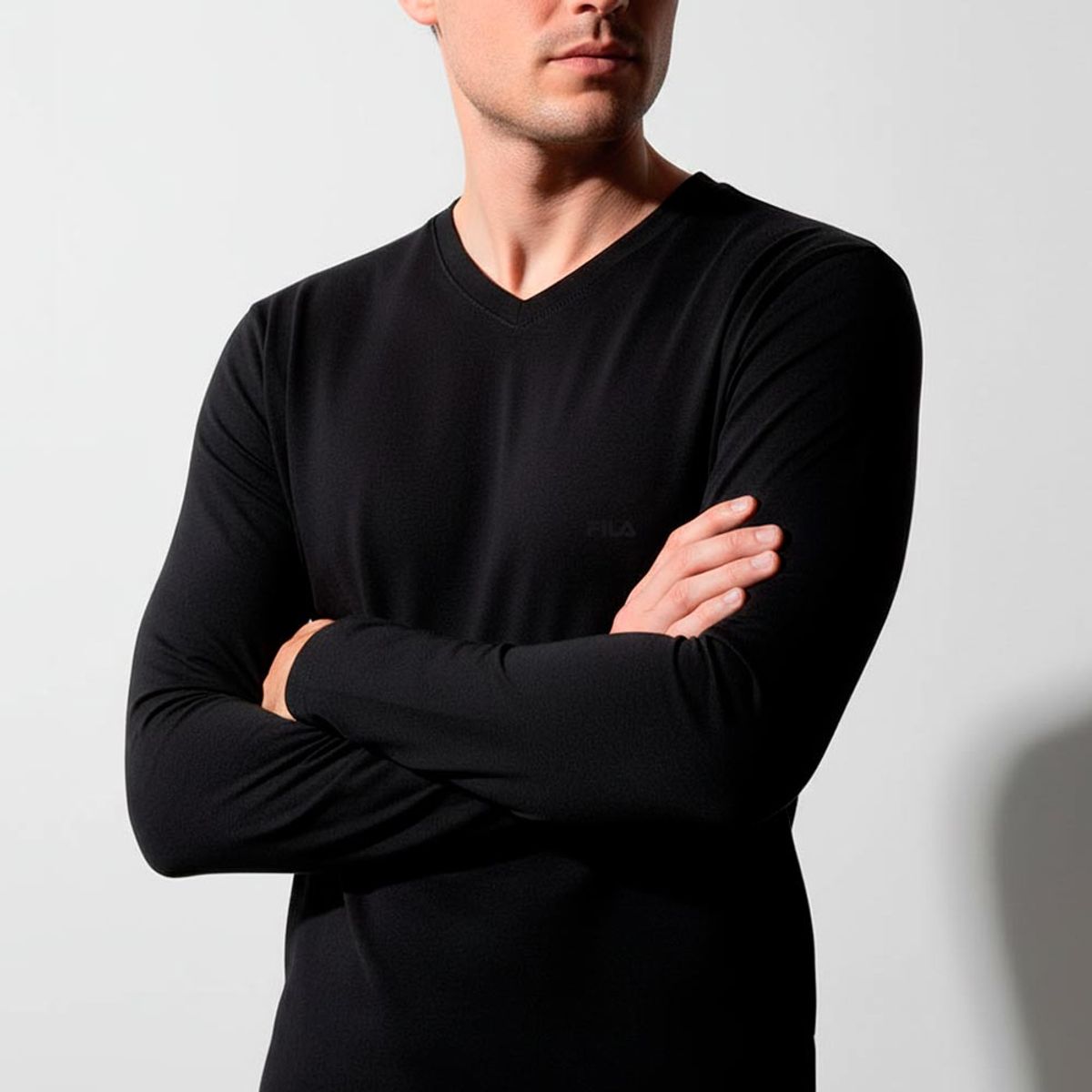 FILA - Polo Manga Larga Fila Cuello V Negro