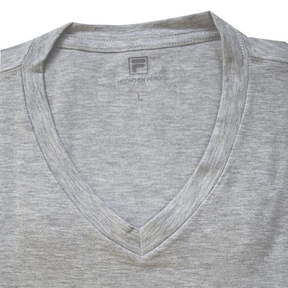 FILA - Polo Manga Larga Fila Cuello V Plomo.