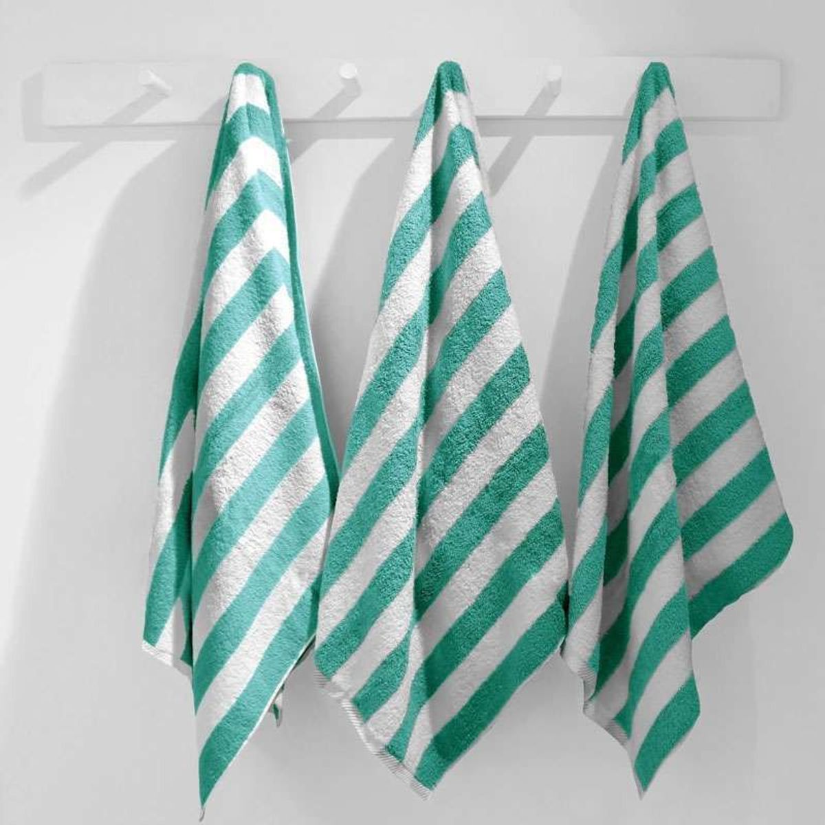 SLEEPER - Toalla de Piscina Modelo Buzios 520grs  Rayas Blancas y Turquesas