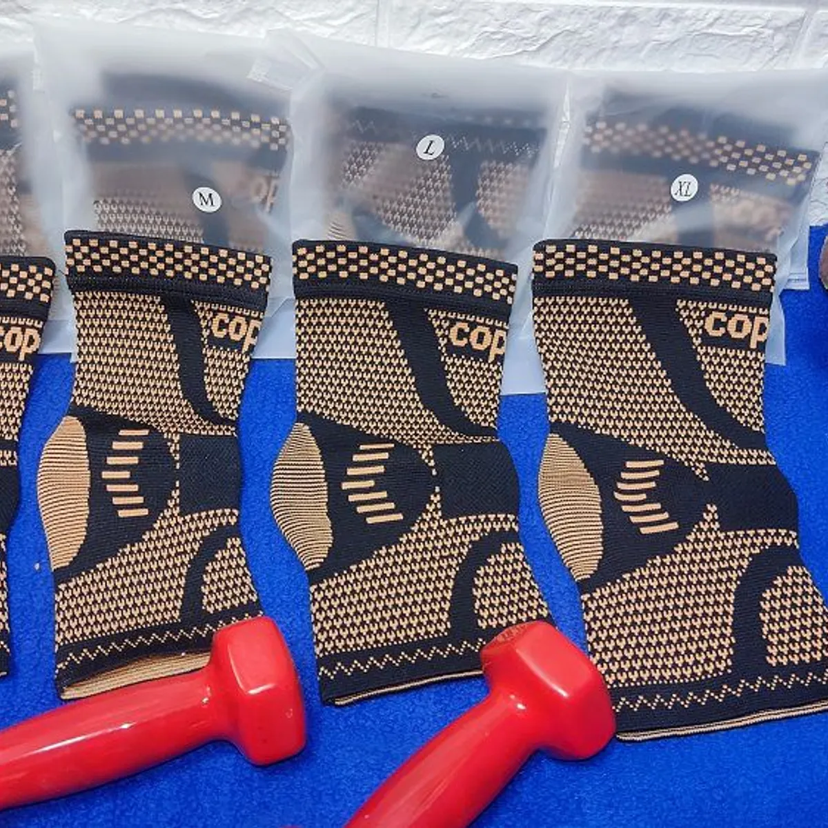 GENERICO - TOBILLERA DE COMPRESIÓN CON HILOS DE COBRE - DEPORTIVA