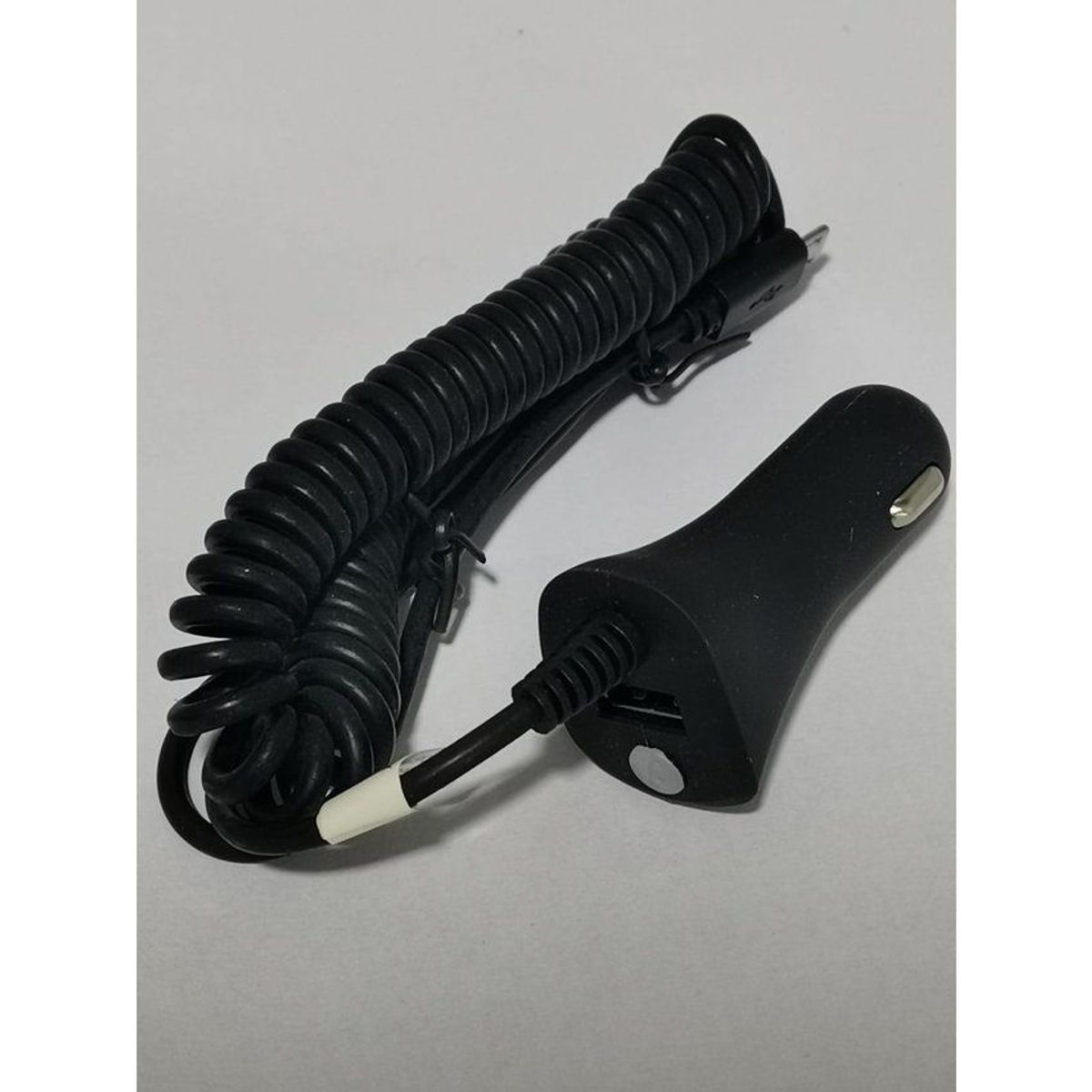 BAND IT - Cargador de carro auto con cable micro usb negro-bolsa