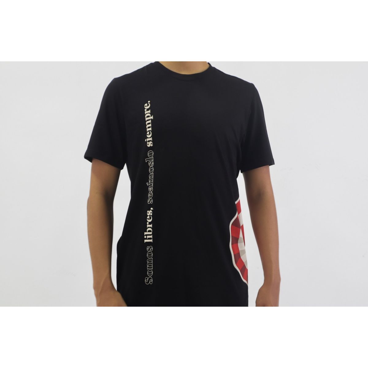 NUESTRO - Polo Fiestas Patrias Escarapela Perú