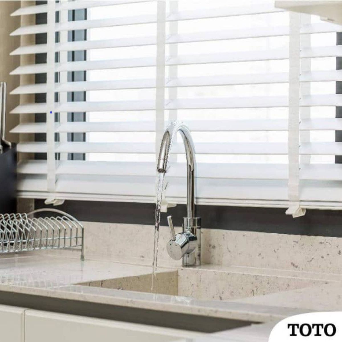 TOTO - Monocomando de cocina modelo EGO II marca Toto