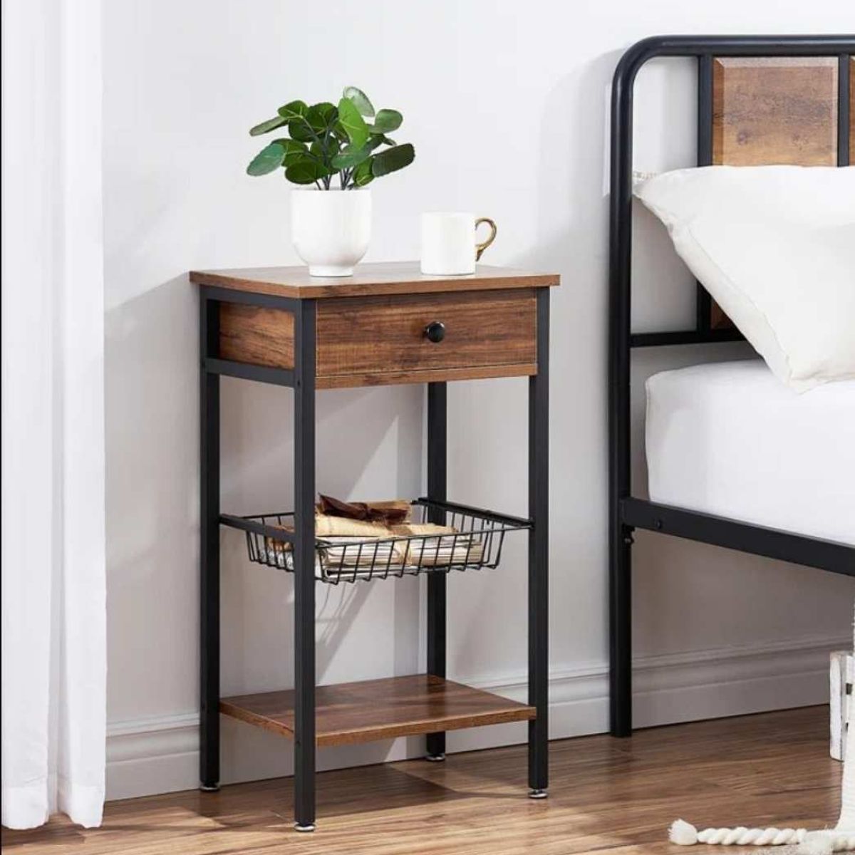 VENTITAS HOME - Velador Mesa Auxiliar Mayhem Ventitas Home Caramelo