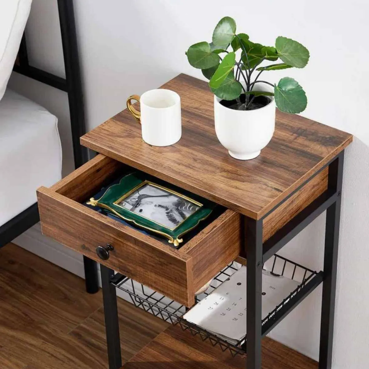 VENTITAS HOME - Velador Mesa Auxiliar Mayhem Ventitas Home Caramelo