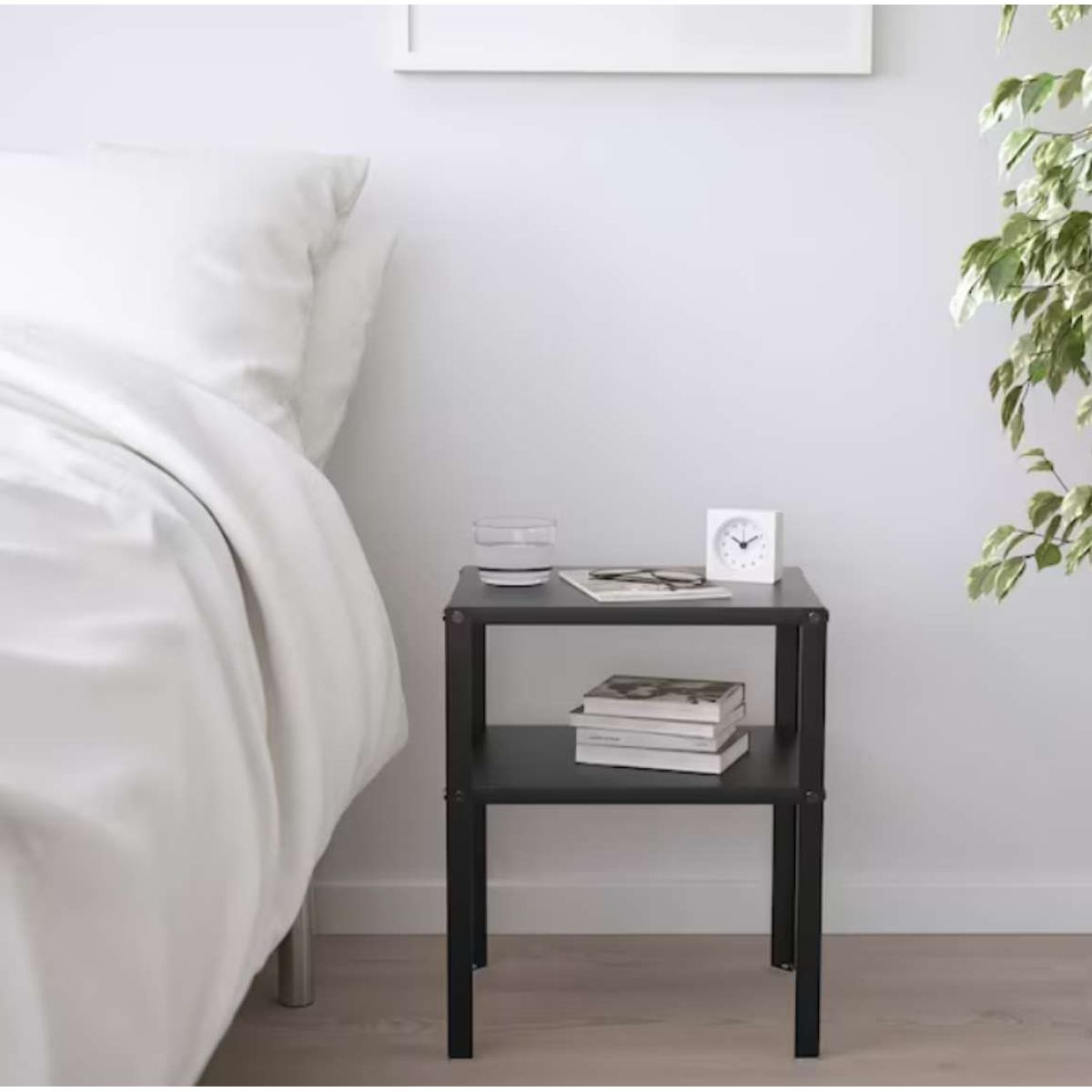 VENTITAS HOME - Velador Minimalista Yatina Ventitas Home Negro