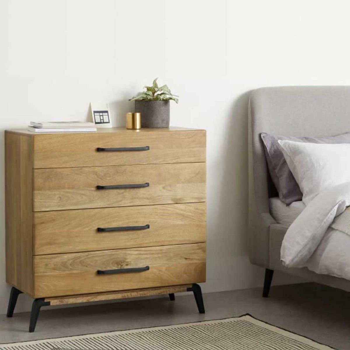 YOLODECORO - Cómoda 4 Cajones Lucien Mango Clara