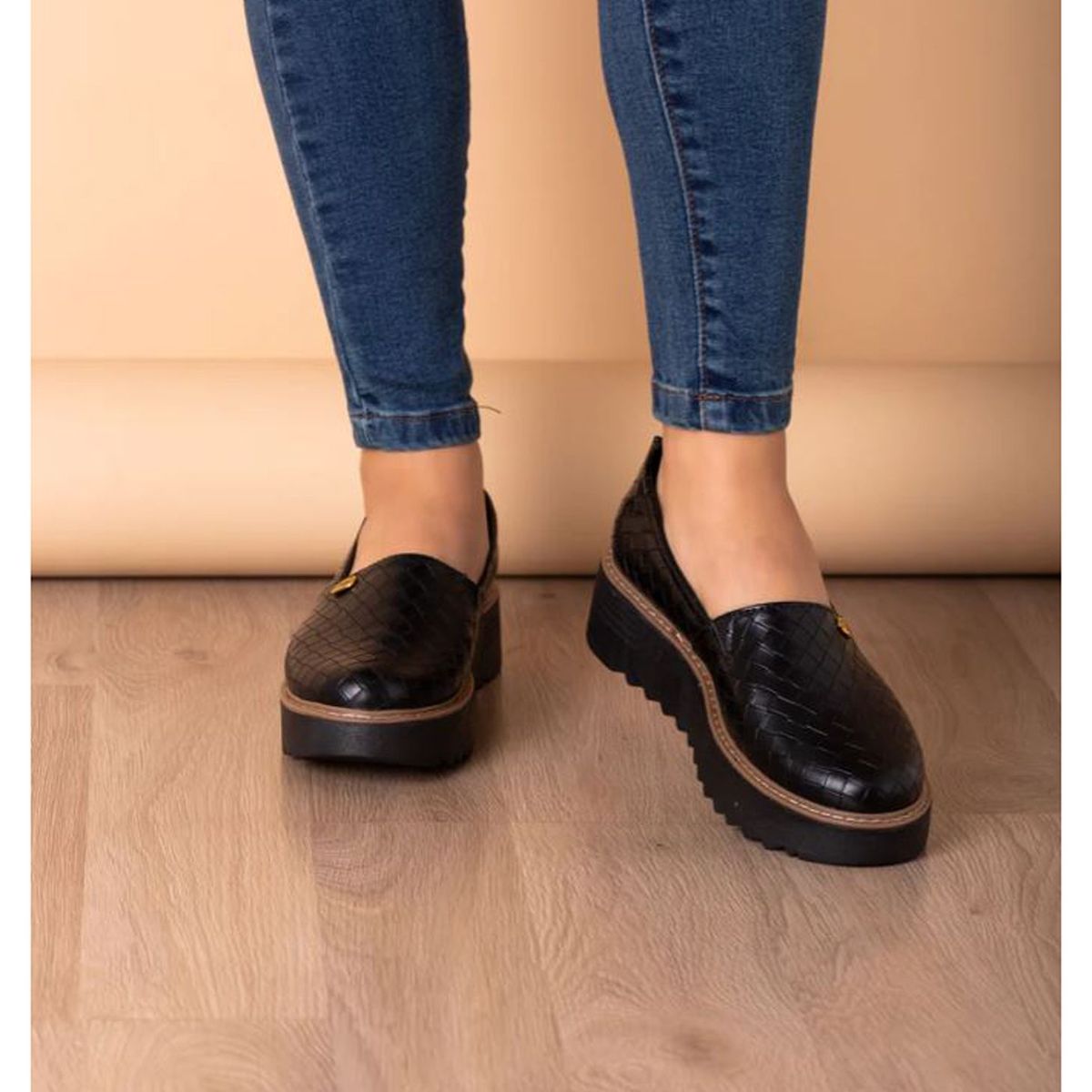 NEBULA - Mocasin Vratsa - Nebula - Negro Cuero