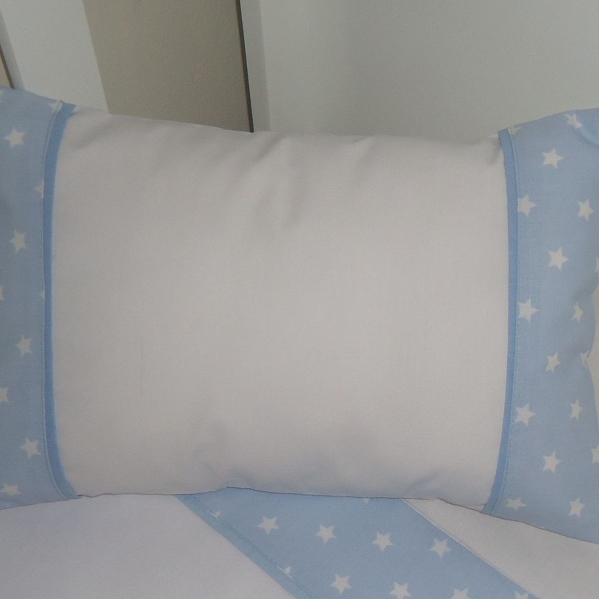 GENERICO - Almohadita de cuna para bebe diseño estrellitas - Celeste