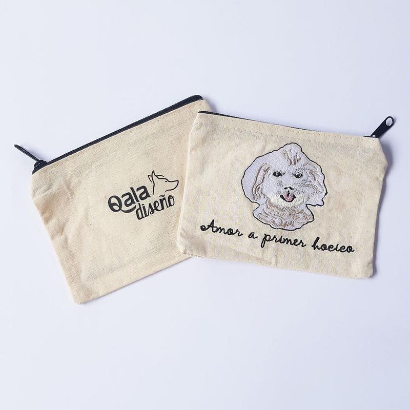 QALA DISEÑO - Monedero Bordado - Qala Diseño - Perro Bichón Frisé