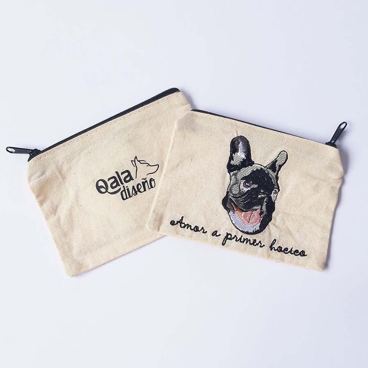 QALA DISEÑO - Monedero Bordado - Qala Diseño - Perro Bulldog Francés