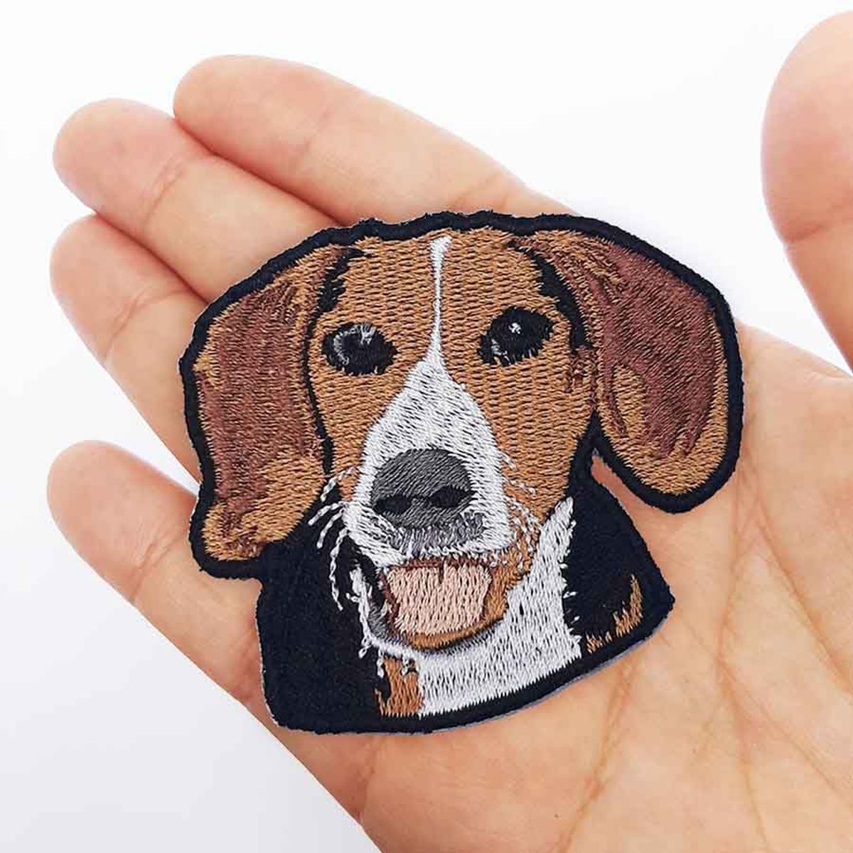 QALA DISEÑO - Parche Bordado - Qala Diseño - Perro  Beagle