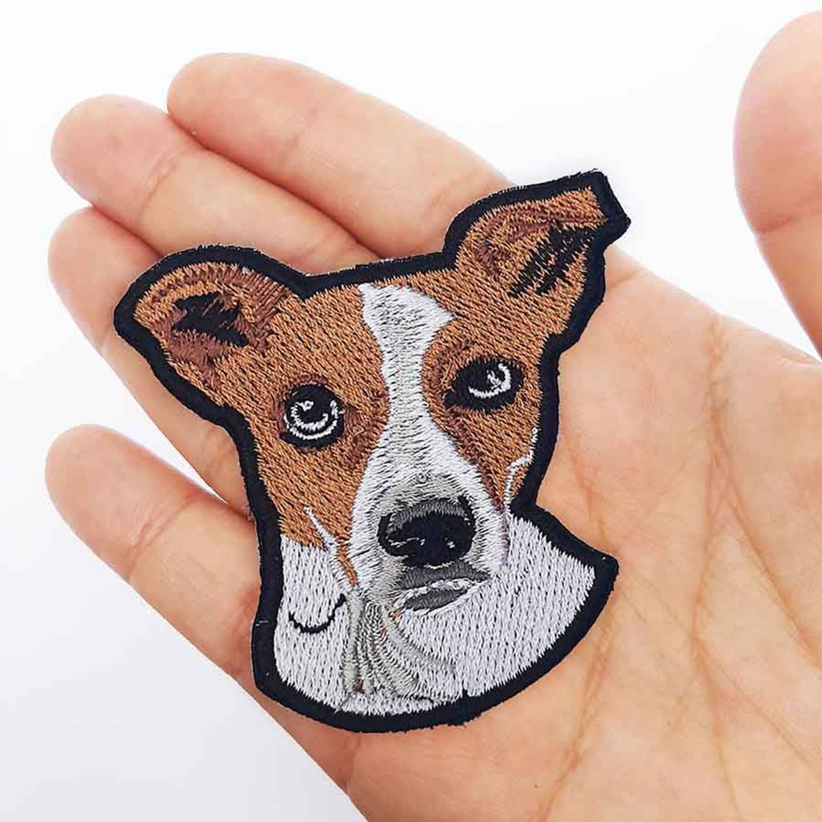 QALA DISEÑO - Parche Bordado - Qala Diseño - Perro Jack Russell