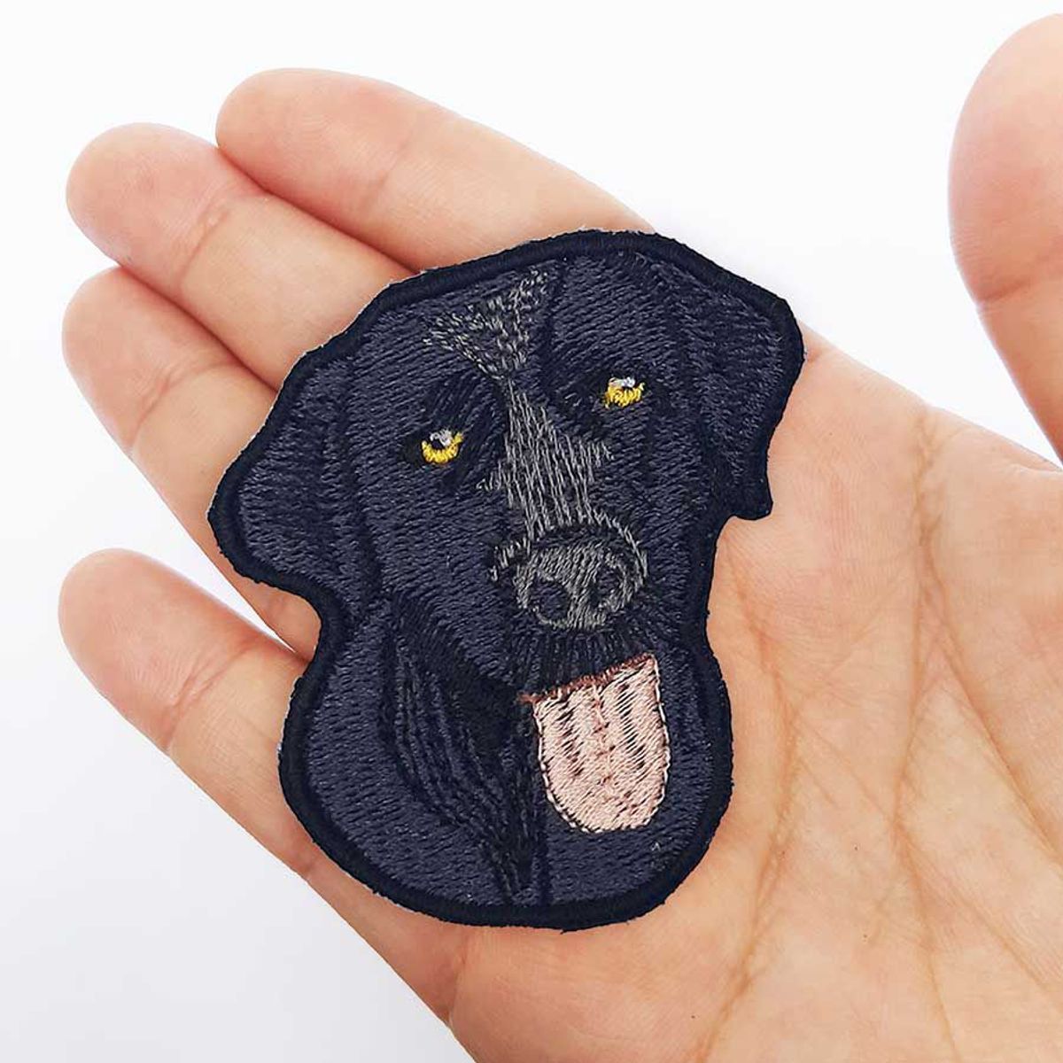 QALA DISEÑO - Parche Bordado - Qala Diseño - Perro Labrador Negro