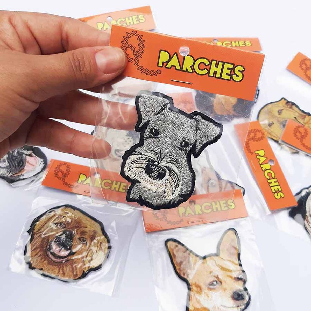 QALA DISEÑO - Parche Bordado - Qala Diseño - Perro Pekinés