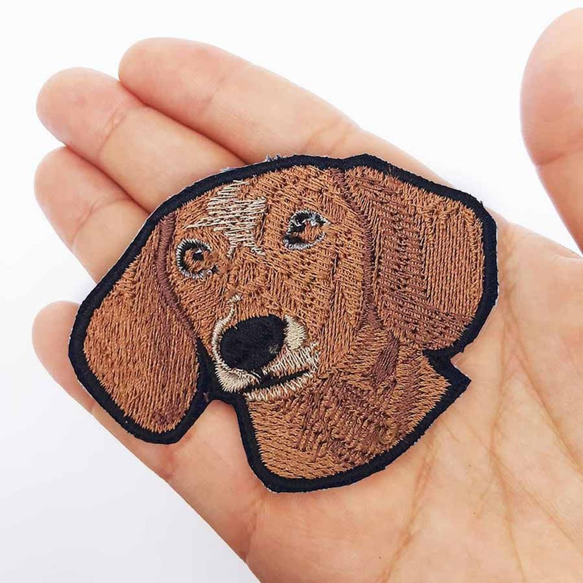 QALA DISEÑO - Parche Bordado - Qala Diseño - Perro Salchicha M