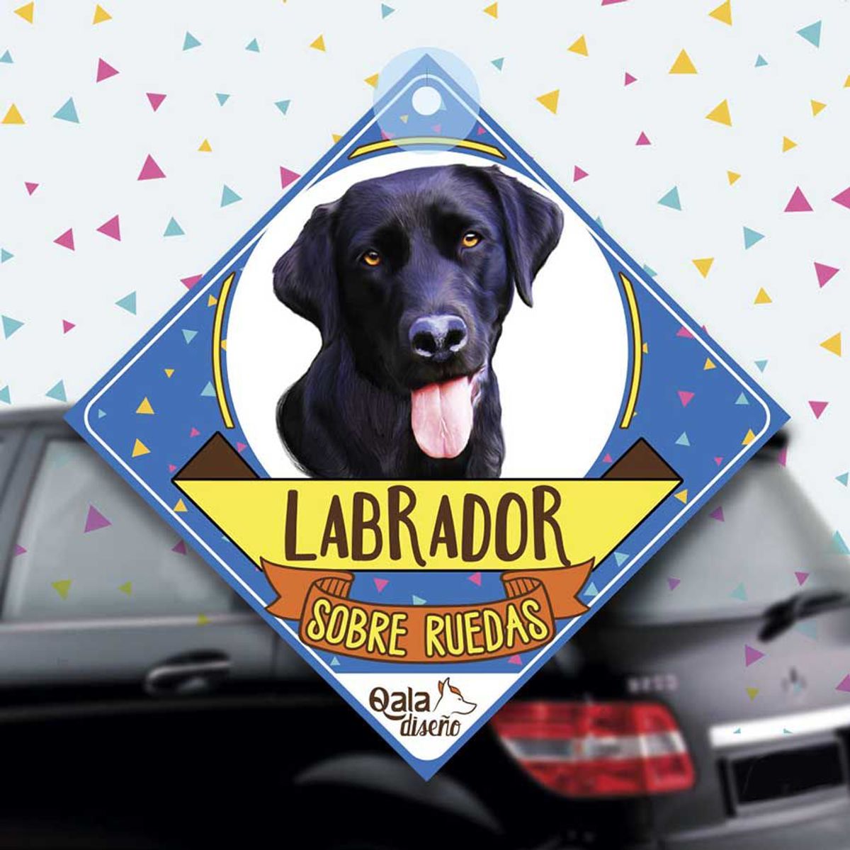 QALA DISEÑO - Colgante de auto 15x15 cm - Qala Diseño - Perro Labrador Negro