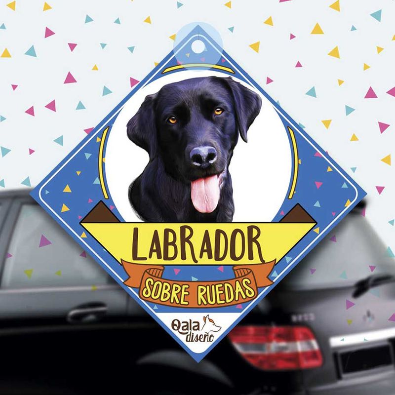 QALA DISEÑO - Colgante de auto 15x15 cm - Qala Diseño - Perro Labrador Negro