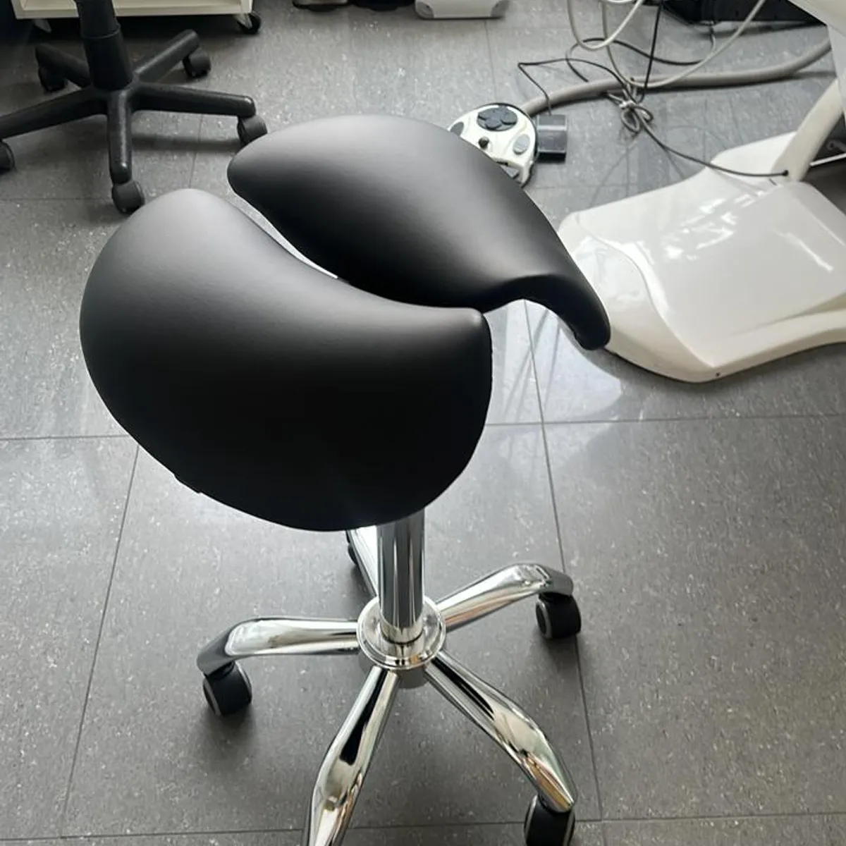 GENERICO - Taburete Ergonómico para Dentistas