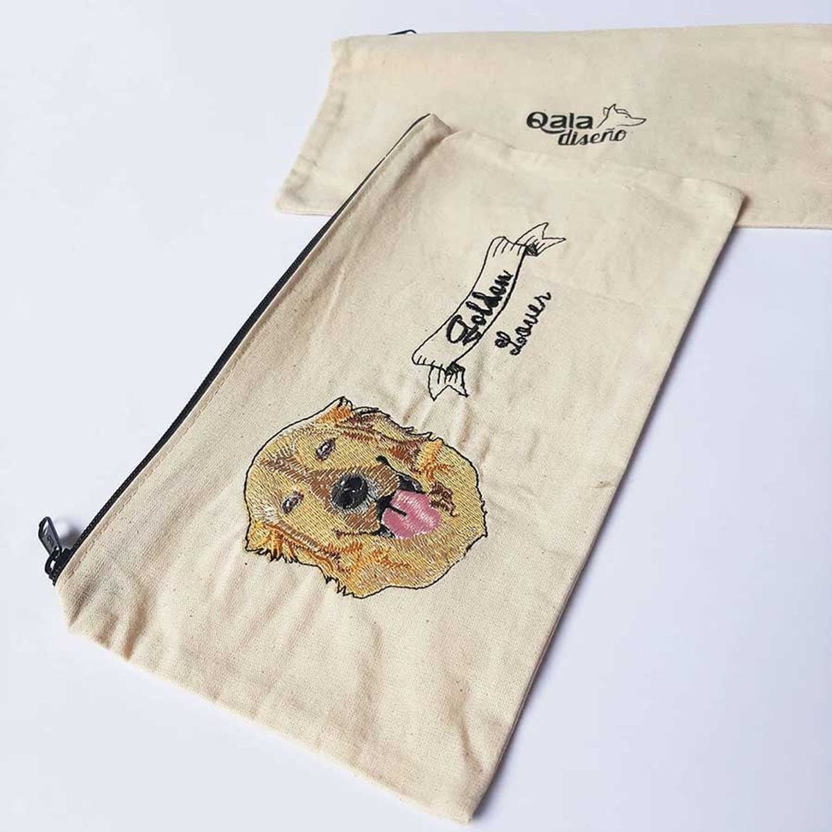 QALA DISEÑO - Cartuchera Bordada - Qala Diseño - Perro Golden Retriever