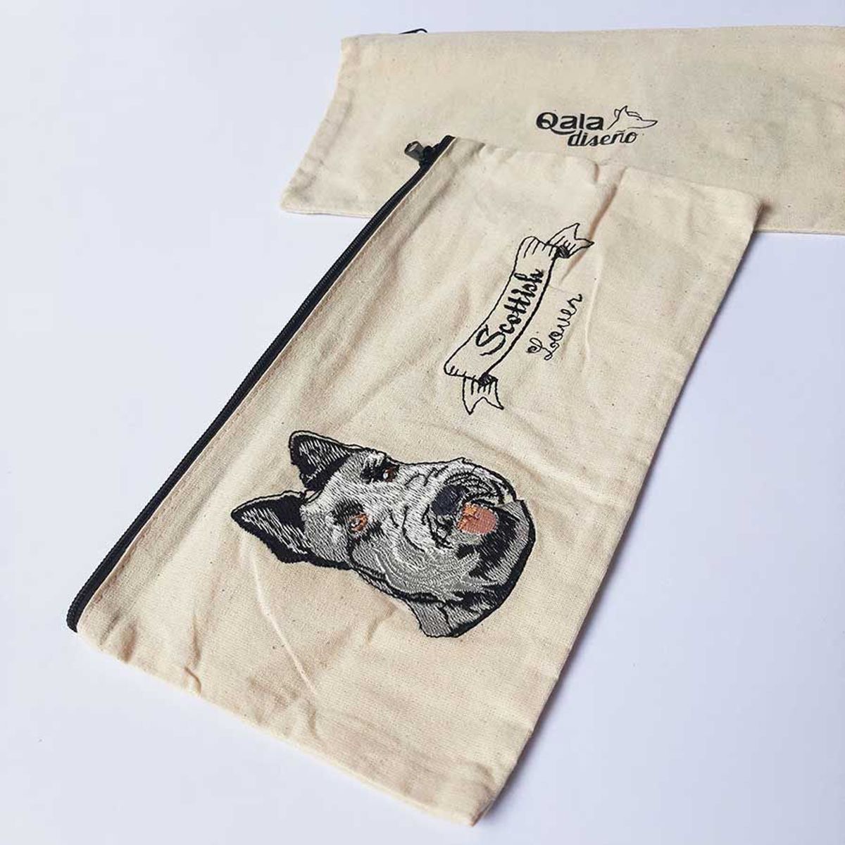 QALA DISEÑO - Cartuchera Bordada - Qala Diseño - Perro Scottish