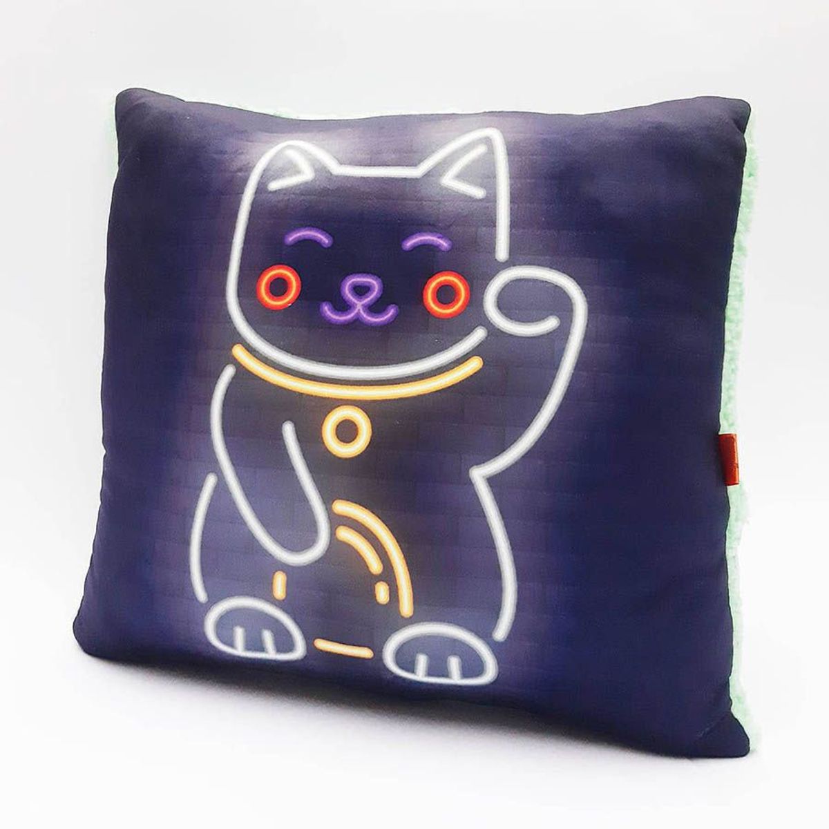 QALA DISEÑO - Almohada Decorativa - Qala Diseño - Gato de la suerte - Maneki-neko