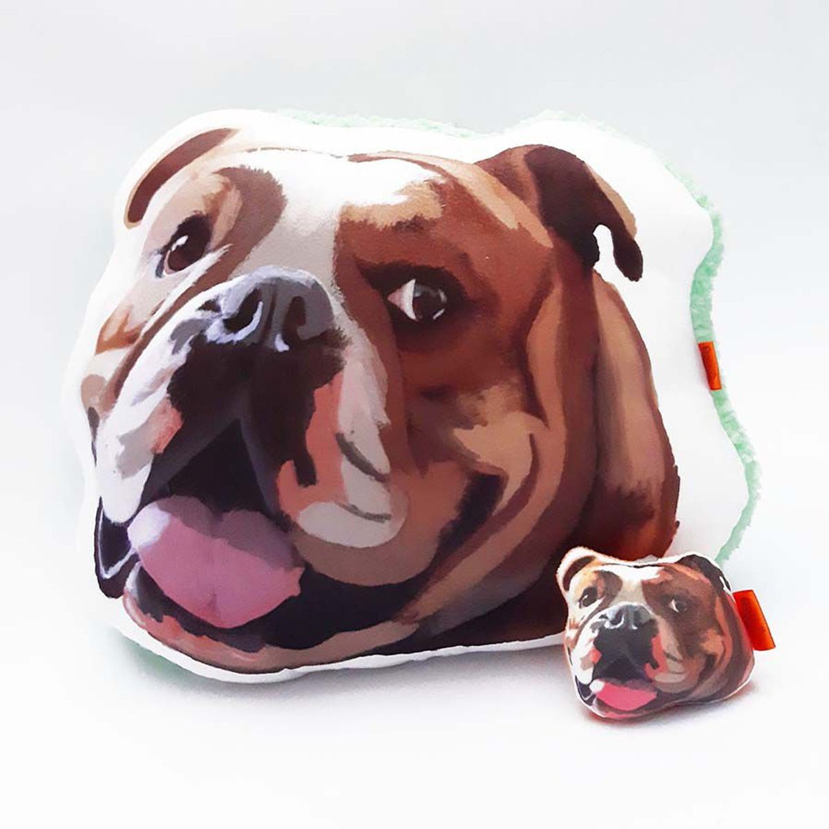 QALA DISEÑO - Pack Almohada y Llavero - Qala Diseño - Perro Bulldog Inglés