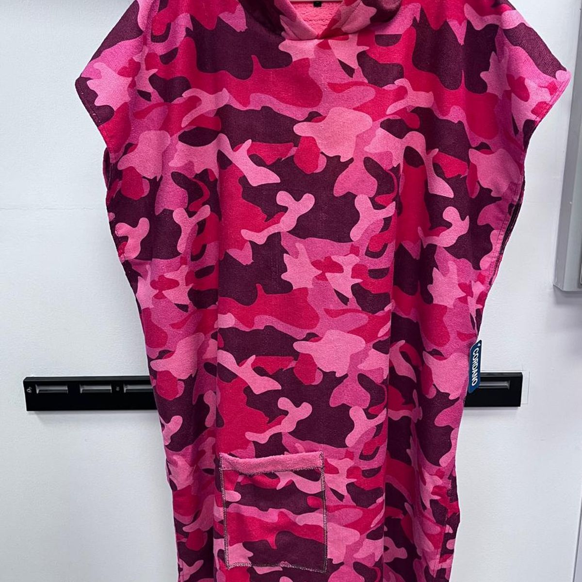 GENERICO - TOALLA CAMBIADOR CORDANO ADULTO CAMUFLADO FUCSIA TALLA ML