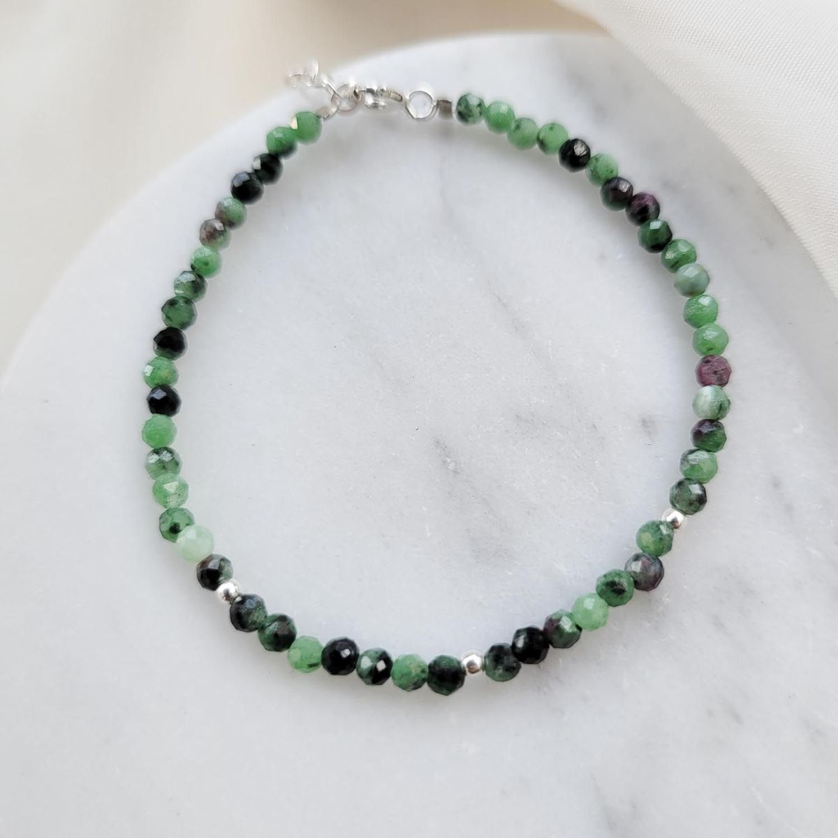 INTUERI - Pulsera Rubí Zoisita