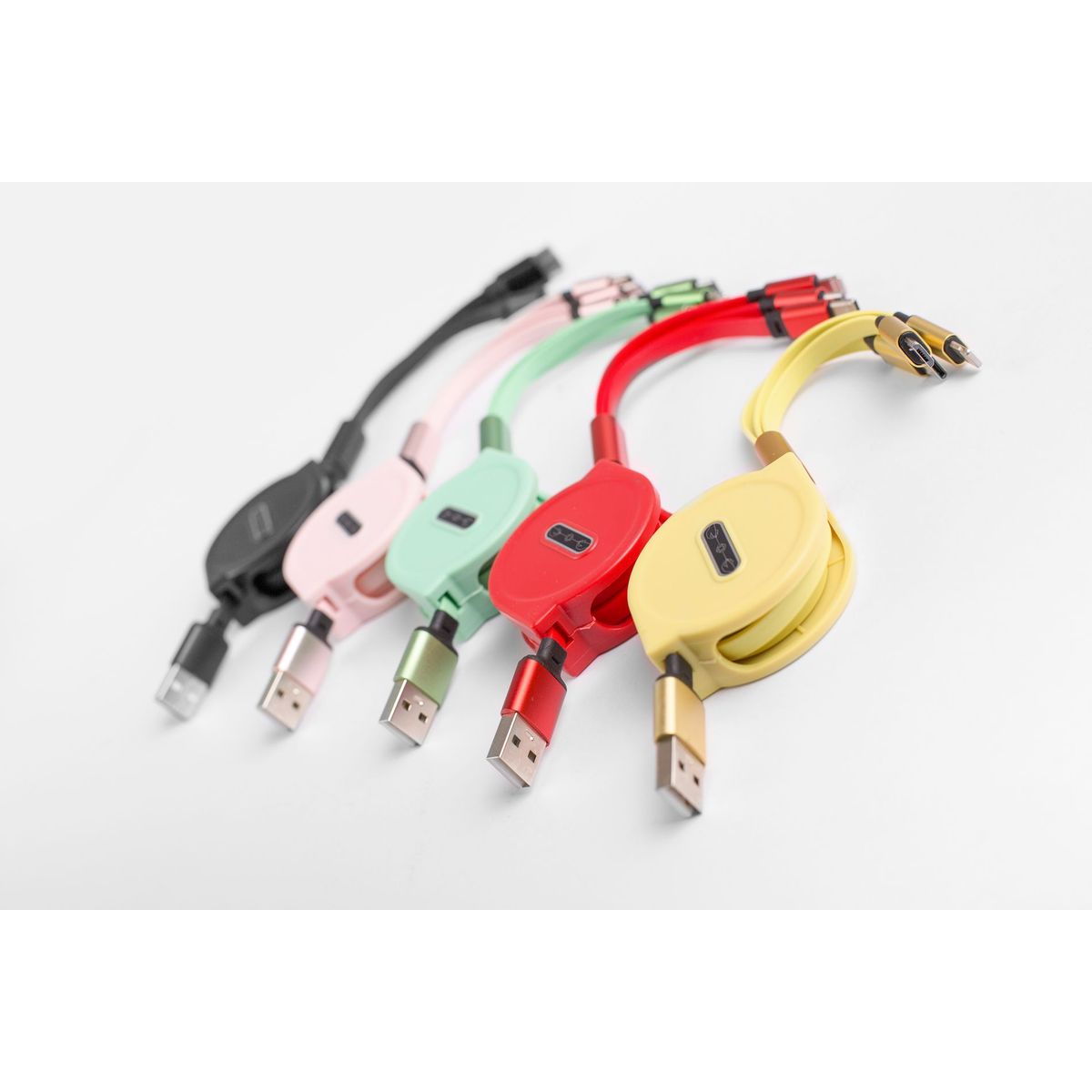 GENERICO - Cable Cargador 3 en 1 Retráctil Color Rojo