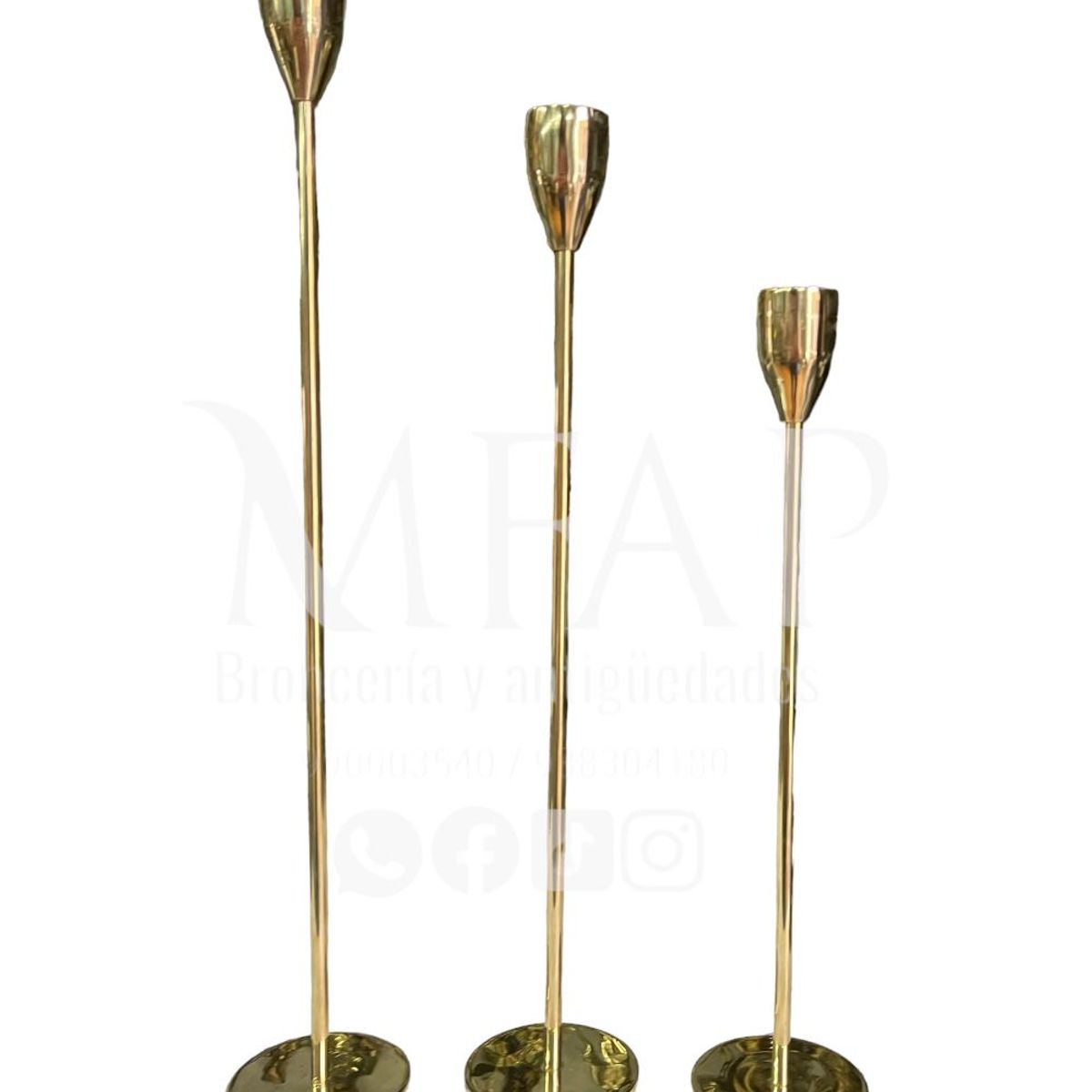 MFAP BRONCERIA Y ANTIGUEDADES - Juego de tres candelabros minimalista en bronce