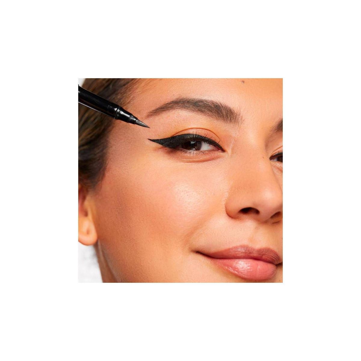 RARE BEAUTY - Delineador Perfect Strokes Matte Liquid  0.9 ml-RARE BEAUTY…