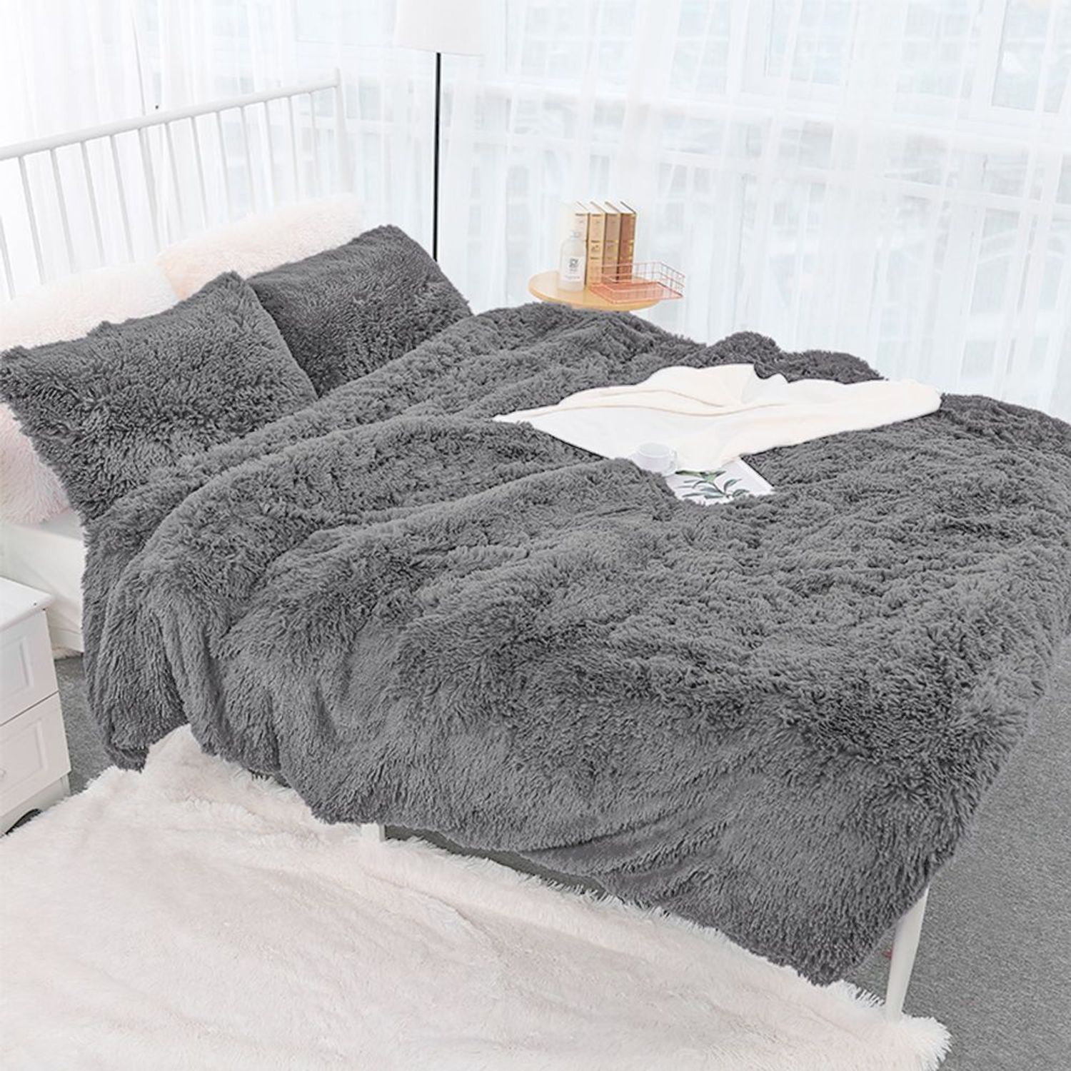 EDREDON QUEEN PELUCHE PELO CORTO plomo Sodimac Perú