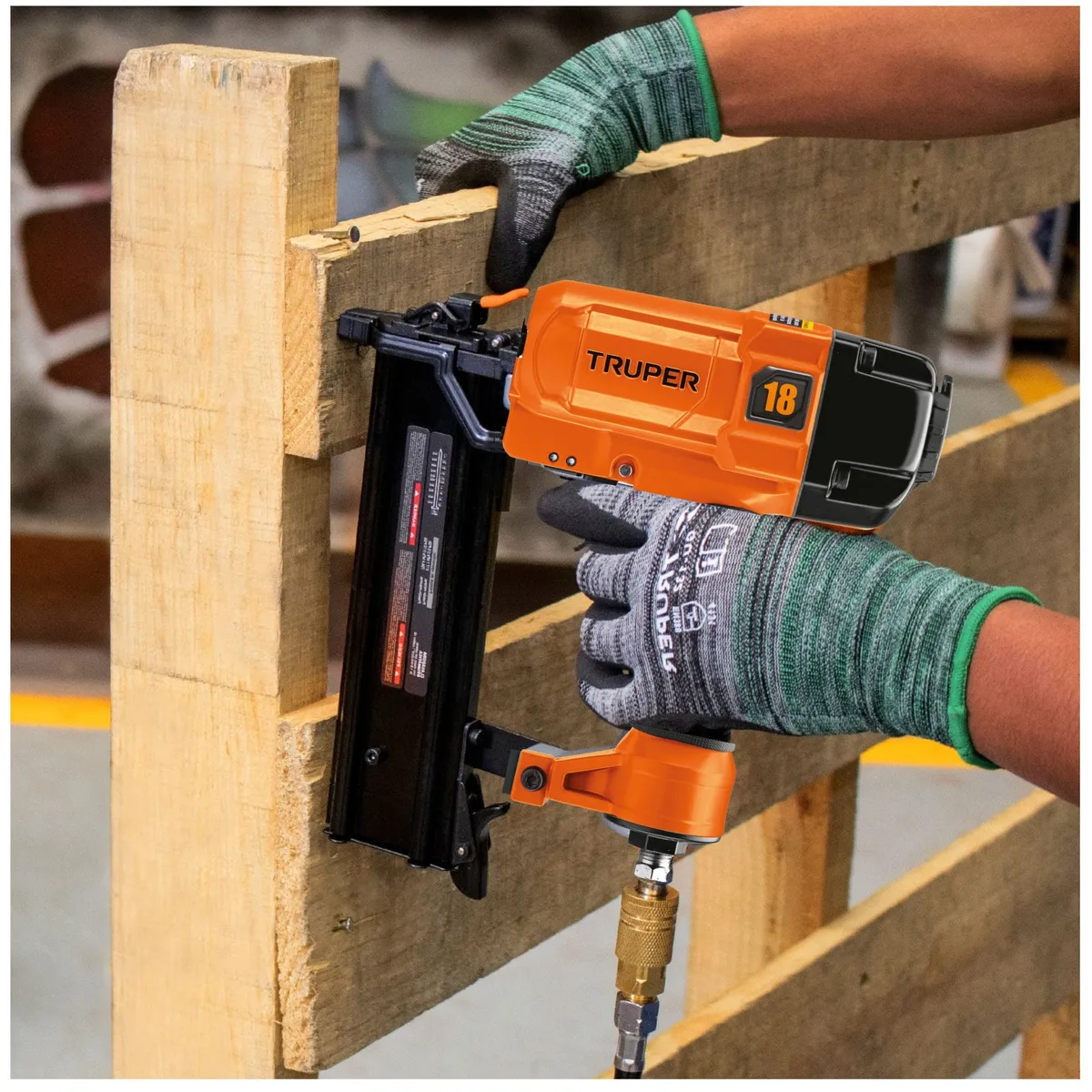 TRUPER - Clavadora y engrapadora neumática profesional, calibre 18 TRUPER