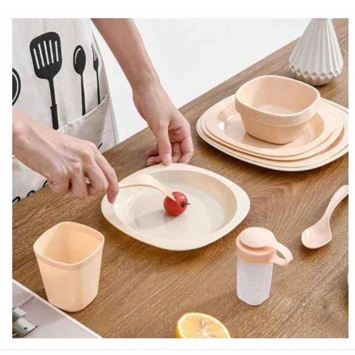 GENERICO - Set de vajilla y cubiertos para Picnic 26 piezas de Calidad