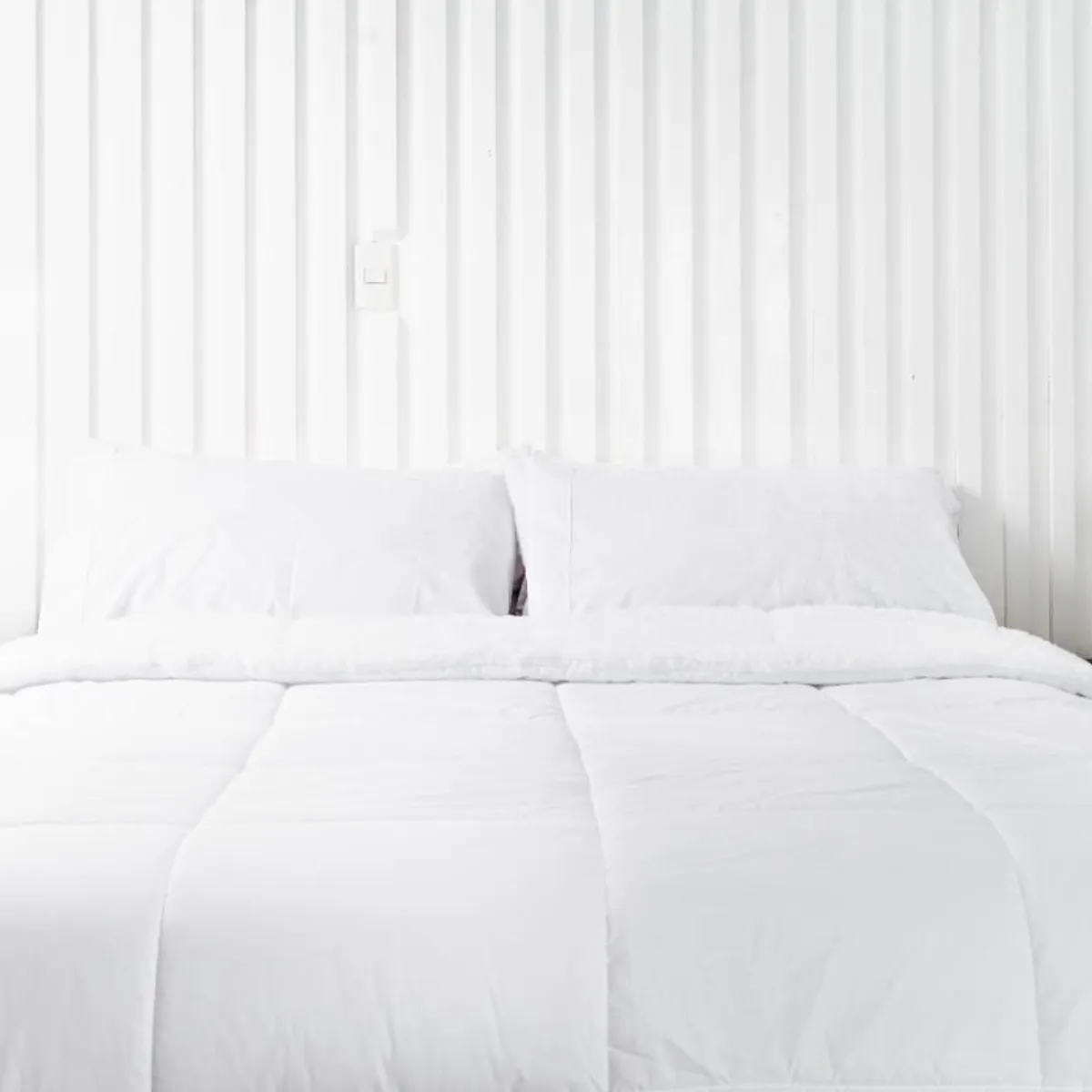 COBITEX HOME - Edredón queen 200 hilos blanco con reversible de corderito cobitex 100% algodón