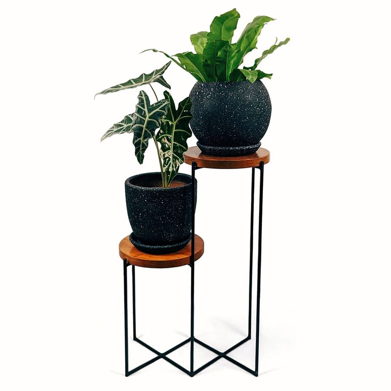 UN CUARTO VERDE - Parante de Metal y Madera doble UN CUARTO VERDE para Plantas y Macetas 70x44cm