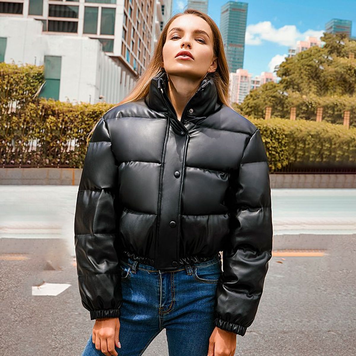 BLWOENS - Cazadora acolchada PU con cremallera con botón bajo elástico