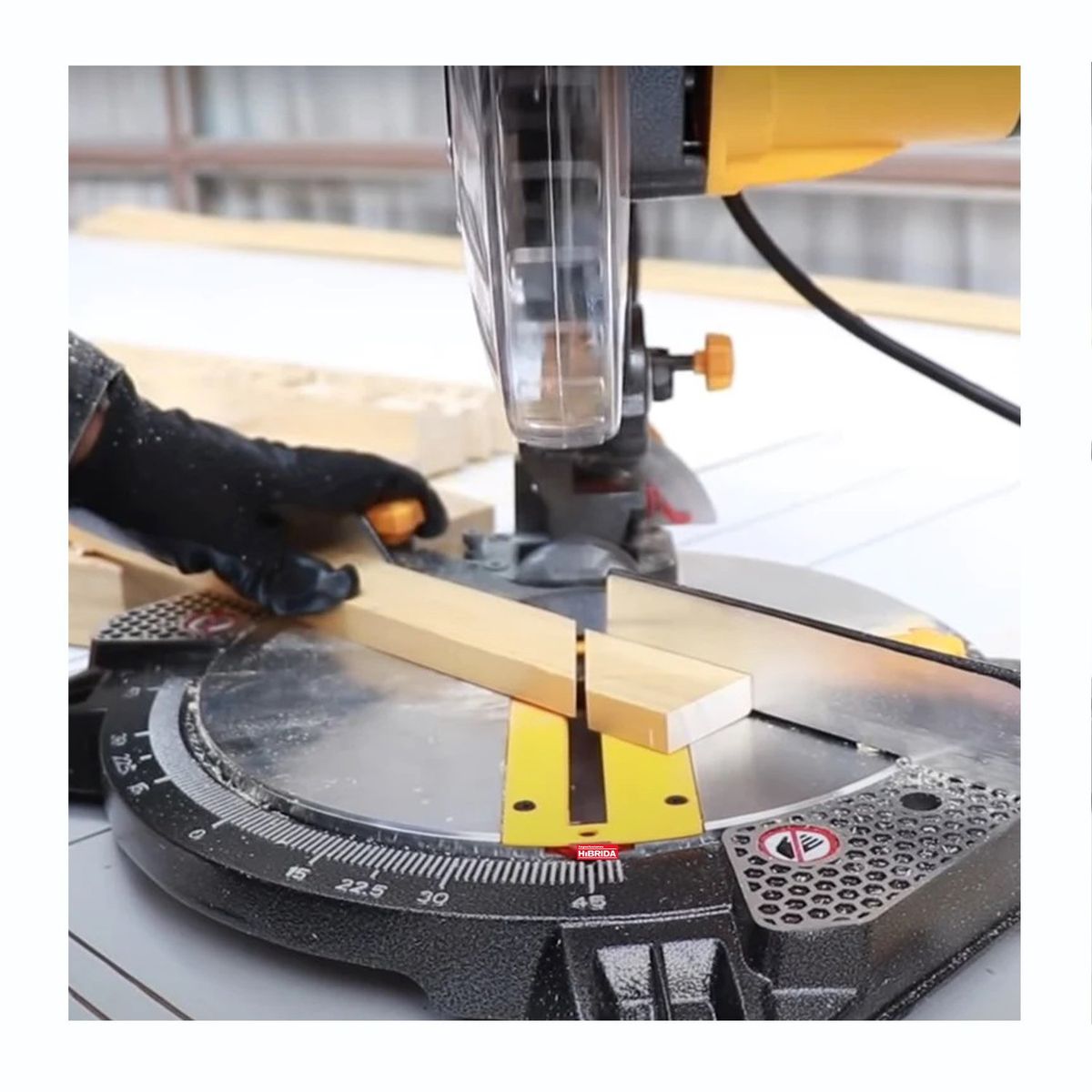 INGCO TOOLS - SIERRA INGLATEADORA 1400W 8 CORTADORA MADERA ALUMINIO INGCO - BMS14002